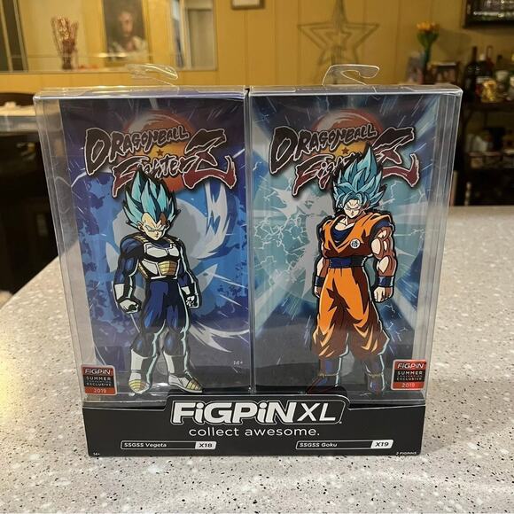 Fig Pin XL - Dragon Ball Fighter Z - SSGSS Vegeta X18 / SSGSS Goku X19 - Picture 1 of 2